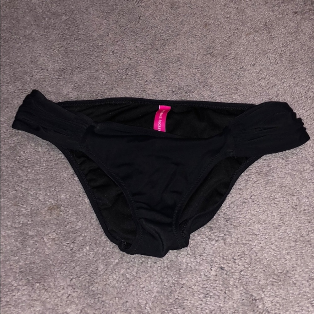 CLASSIC BLACK VS BOTTOMS
